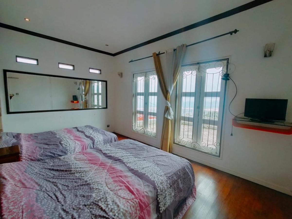 Villa Santika Puncak Pass Cimacan Buitenkant foto