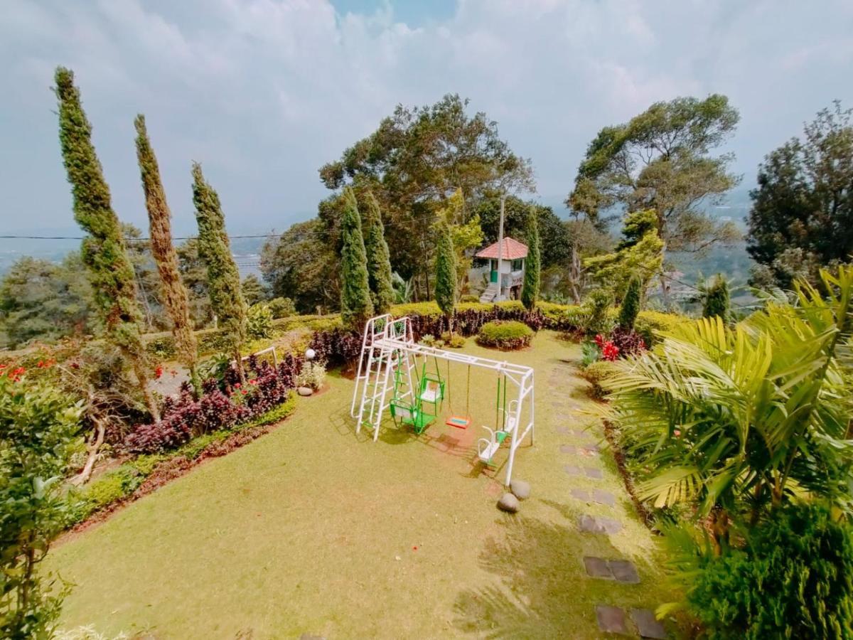Villa Santika Puncak Pass Cimacan Buitenkant foto