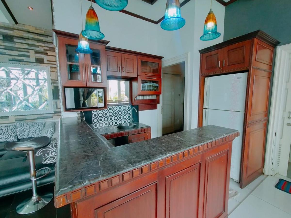 Villa Santika Puncak Pass Cimacan Buitenkant foto