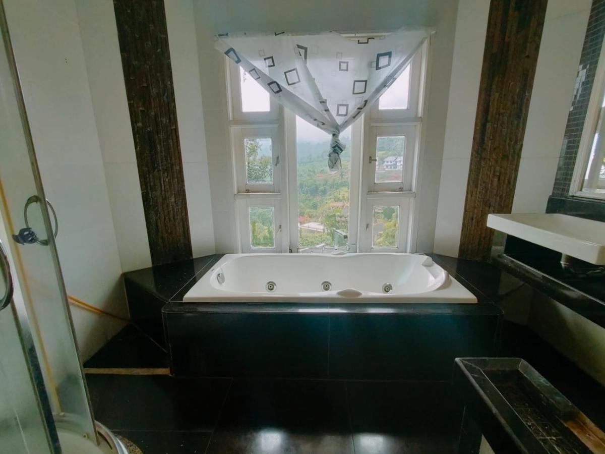 Villa Santika Puncak Pass Cimacan Buitenkant foto