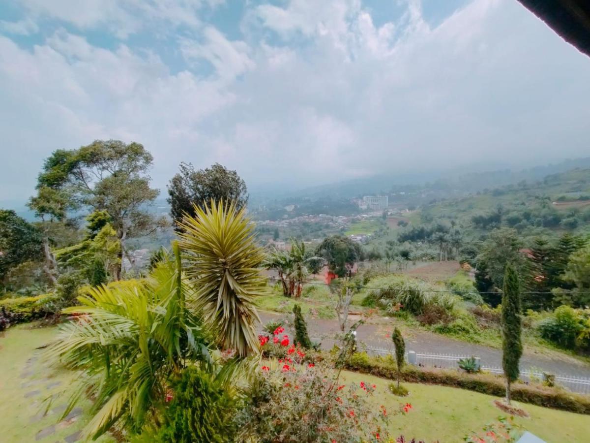 Villa Santika Puncak Pass Cimacan Buitenkant foto