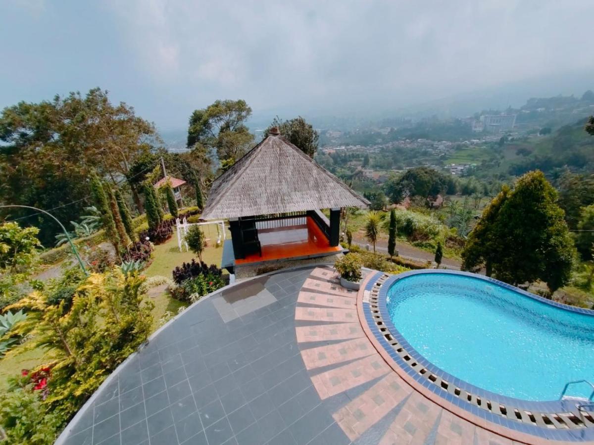 Villa Santika Puncak Pass Cimacan Buitenkant foto